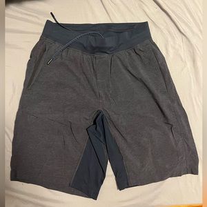 Men’s lululemon athletic shorts. Size small